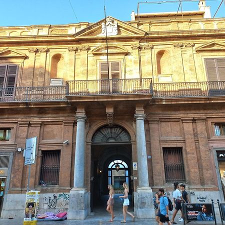 Al Palazzo Del Principe Al Massimo Lägenhet Palermo Exteriör bild